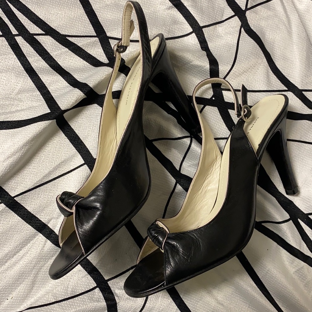 Beautiful Black Pink Leather Sandals NeverUsed